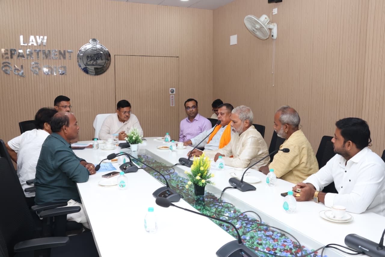 Mahaprasad Supply, Firewood Availability Discussed at Odisha Minister’s Meeting With Suara Nijog